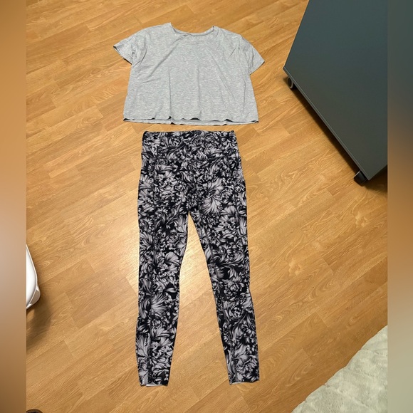 4 Lululemon yoga pants and 4 Lululemon tops - Picture 4 of 16